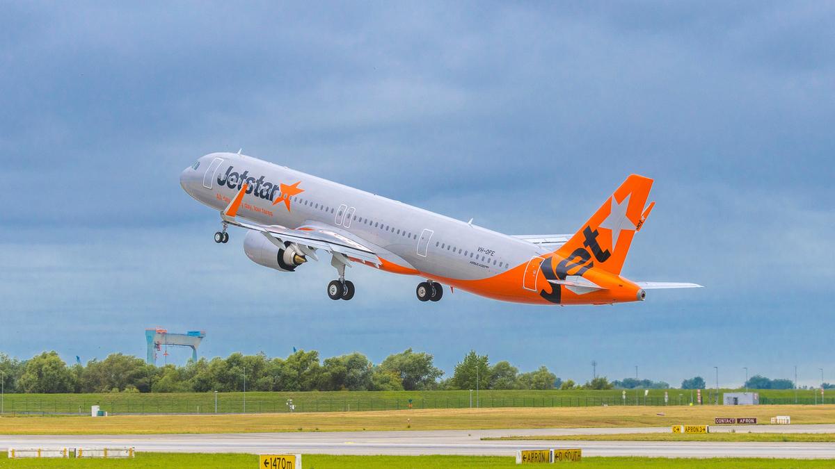 Jetstar Airways takes delivery